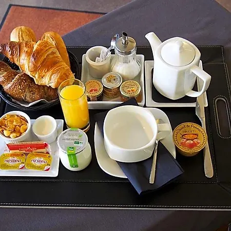Du Croise Hotel La Madeleine (Nord)